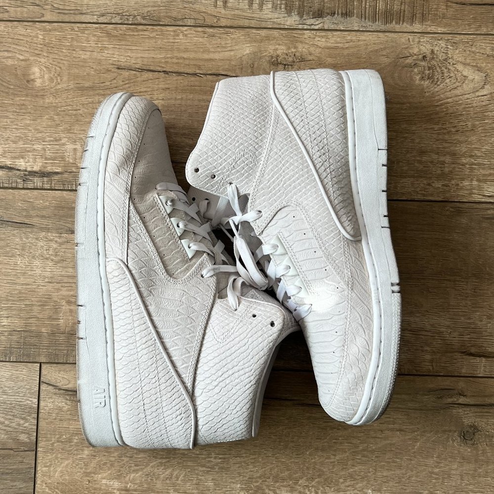 Nike Air Python White-Metallic Silver